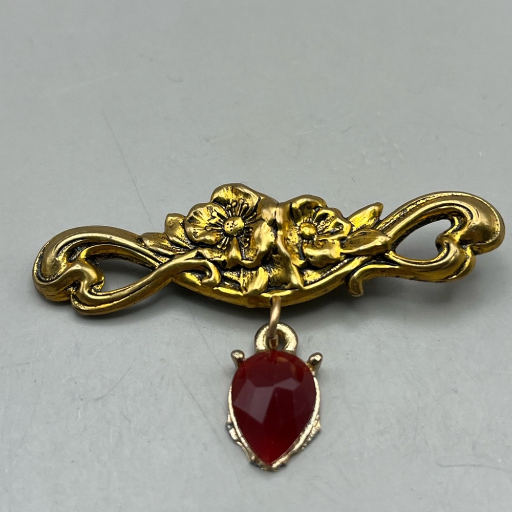 Elegant Vintage Gold Tone Floral Brooch with Carnelian  Drop
